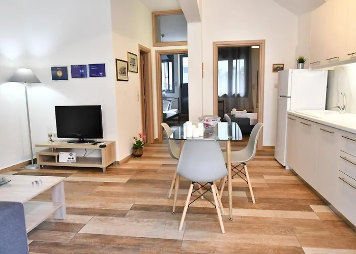 Giorgos House * نافبليو