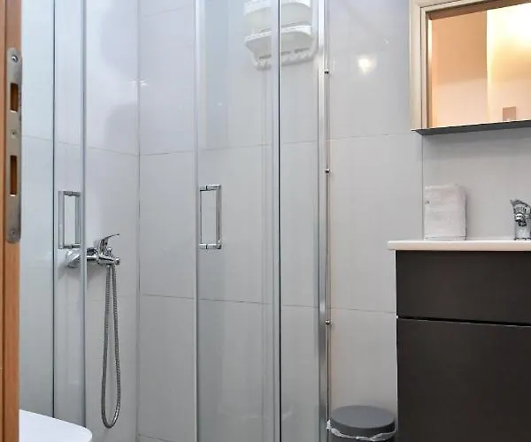 Giorgos House نافبليو